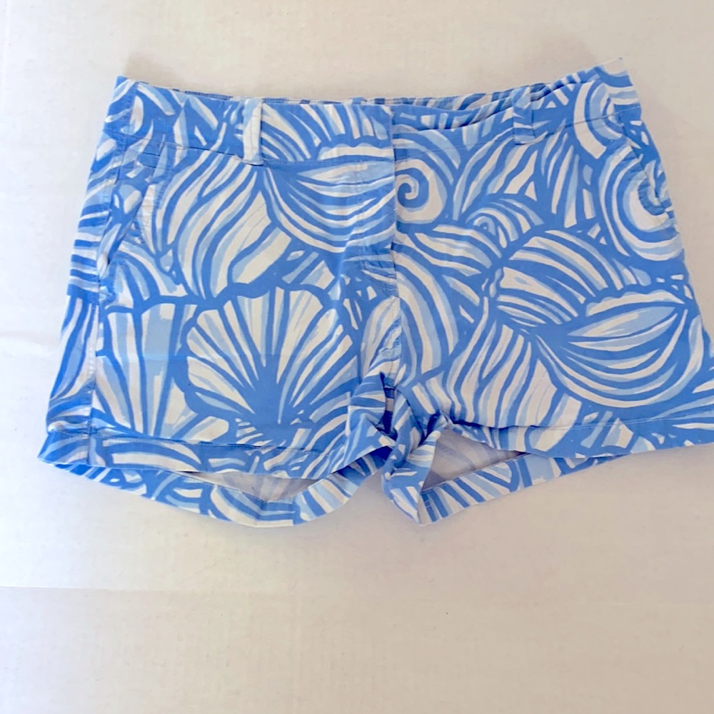 Vineyard Vines Blue and White Patterned Women Shorts